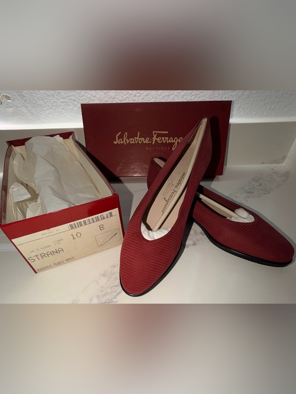 NIB VTG Salvatore Ferragamo Strana Bordeaux Pebble Flats